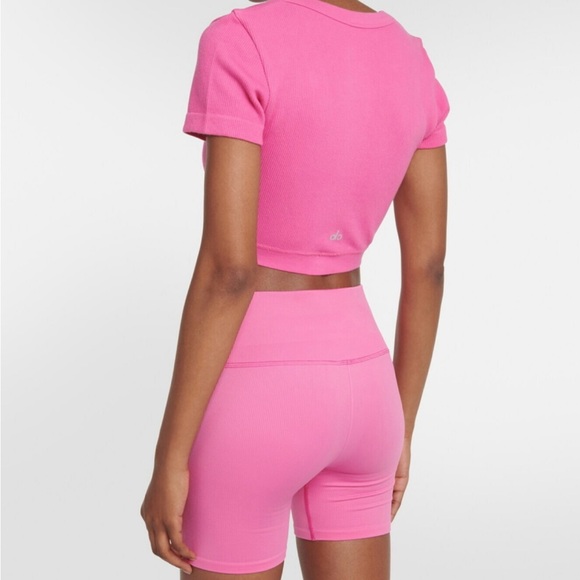 ALO Seamless Ribbed Favorite Short - Picture 3 of 11